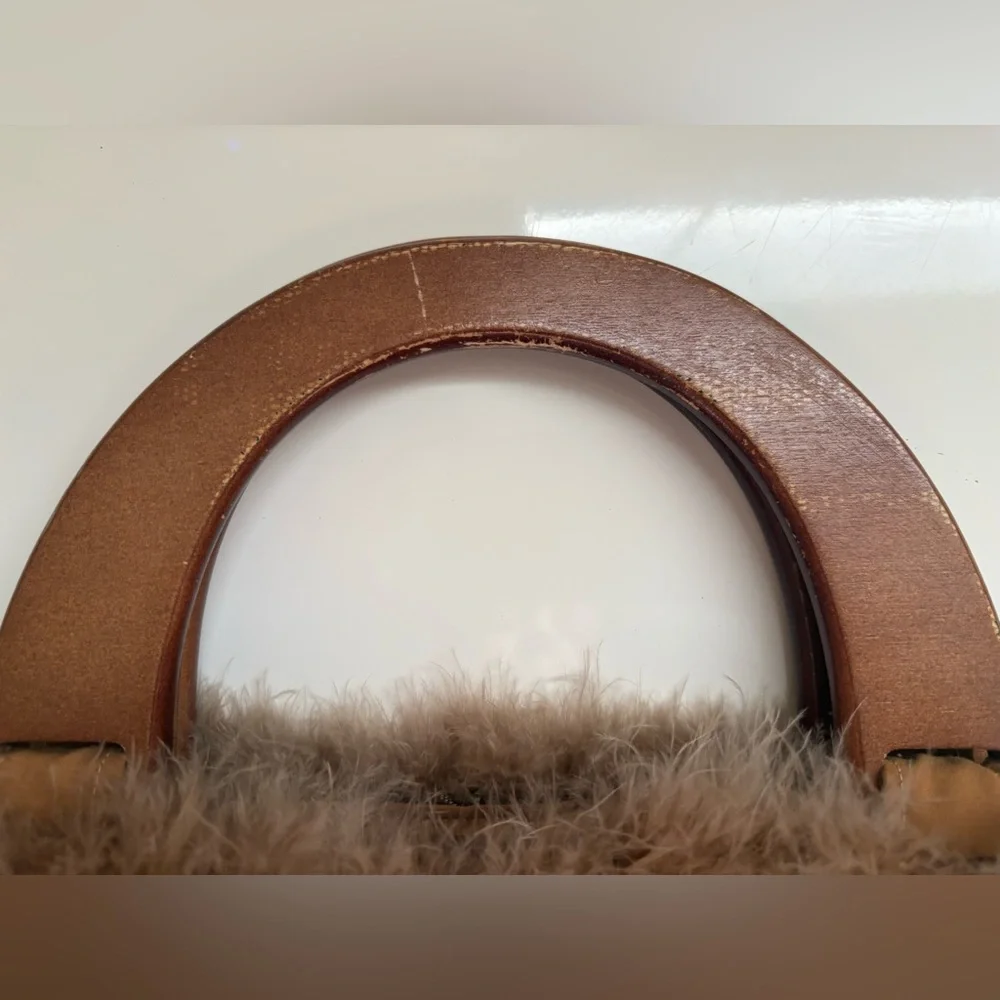 Vintage Elegant Brown Floral Handbag wooden handle feathered all around top part
